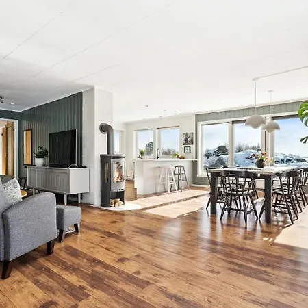 Hus I Lofoten *